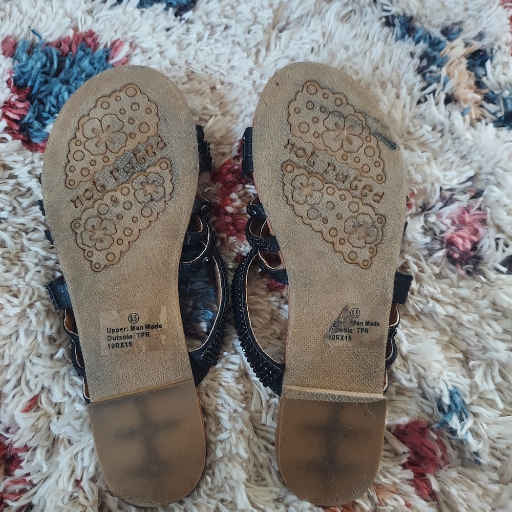 LAST CHANCE Not Rated Sandals Size 8.5 - Picture 2 of 2